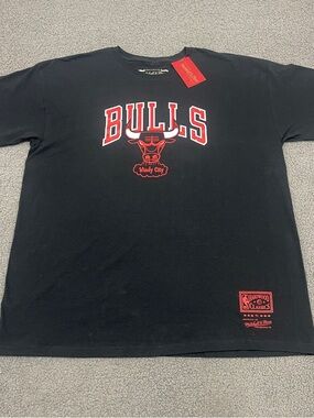 Mitchell & Ness Mens Chicago Bulls Crewneck Tee XXL Black Red Logo Windy City